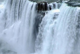 Заставка (screensaver) Водопад Ниагара